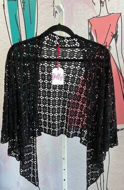 NEW YOLLY women's short sleeve to elbow shrug in black